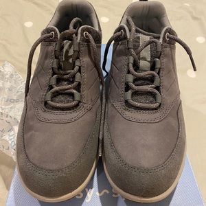 NIB Easy Spirit Sneakers